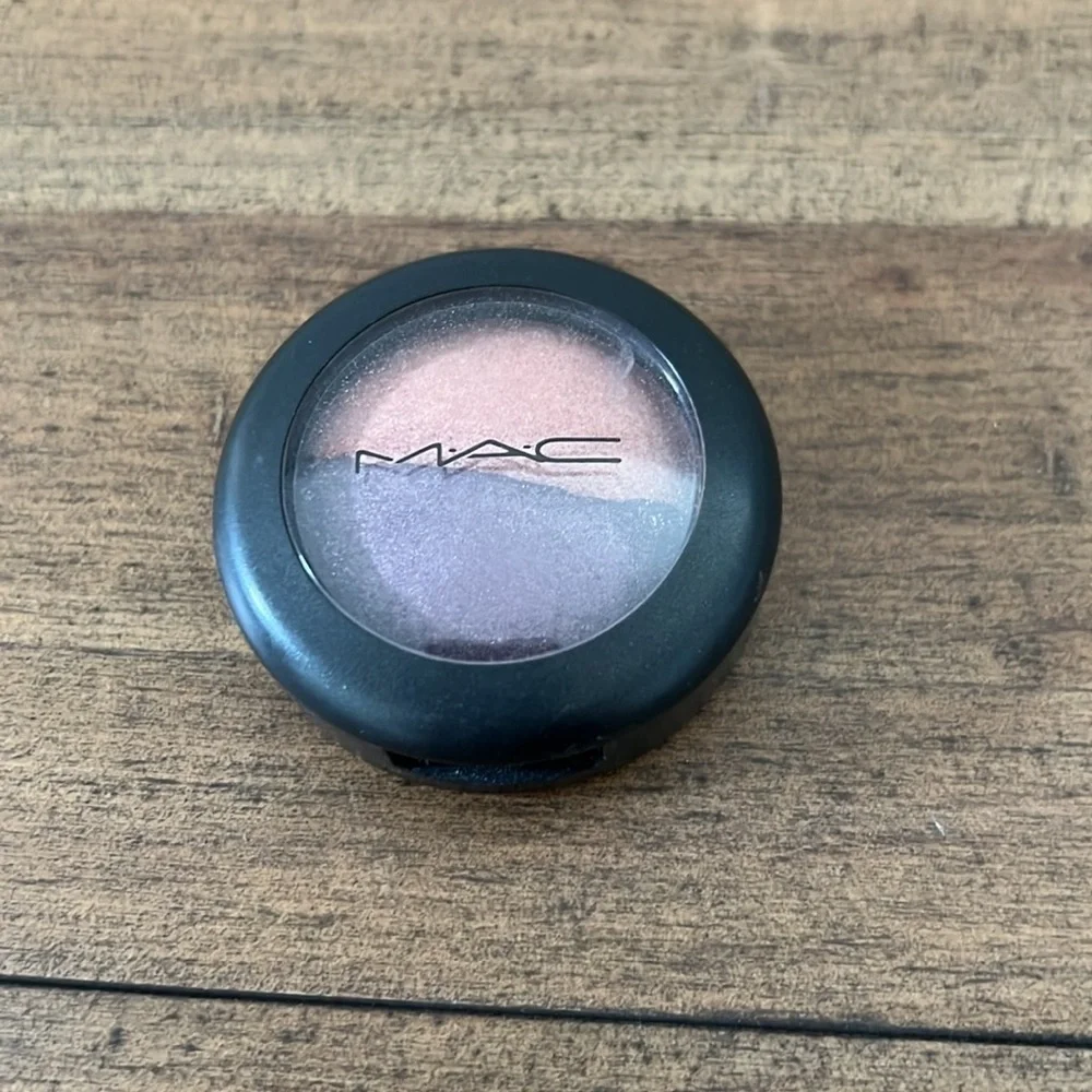 MAC Cosmetics swatched 1x